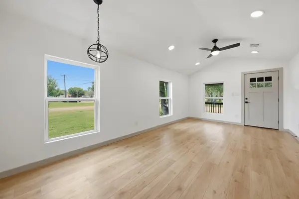 709 S Polk ST, Giddings, TX 78942