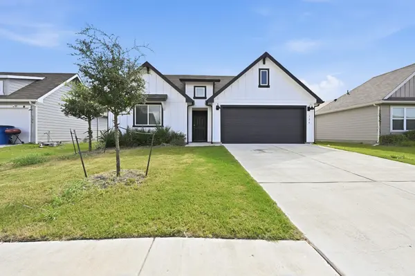 326 N Richland DR, Lockhart, TX 78644