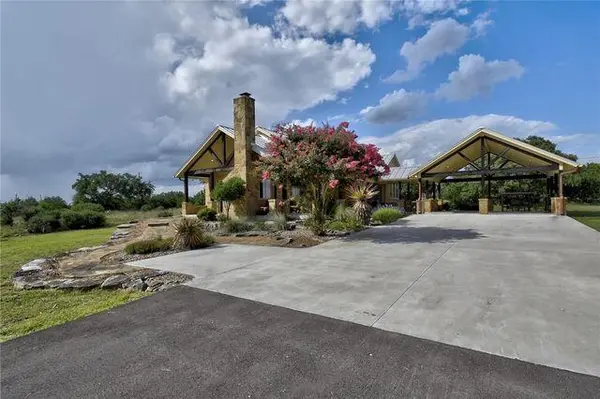 633 Trails End RD, Johnson City, TX 78636