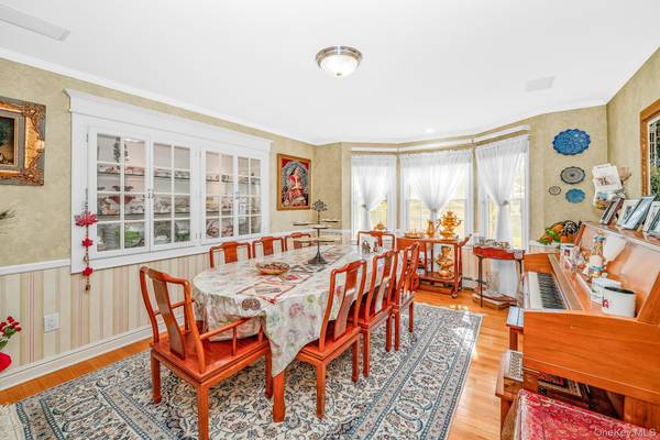 2683 Peconic AVE, Seaford, NY 11783