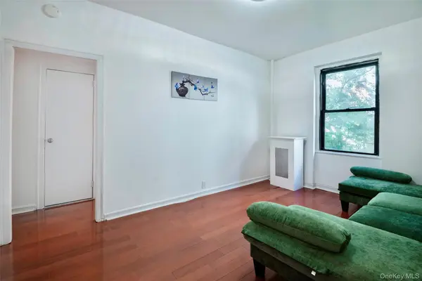 21-77 33rd ST #2A, Astoria, NY 11105