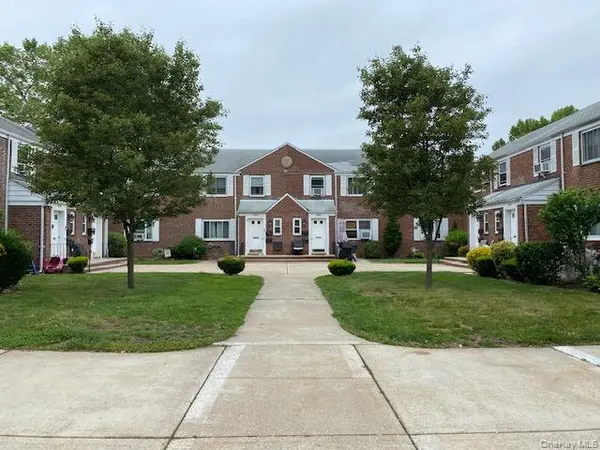 254-25 75th AVE #2nd fl, Glen Oaks, NY 11004