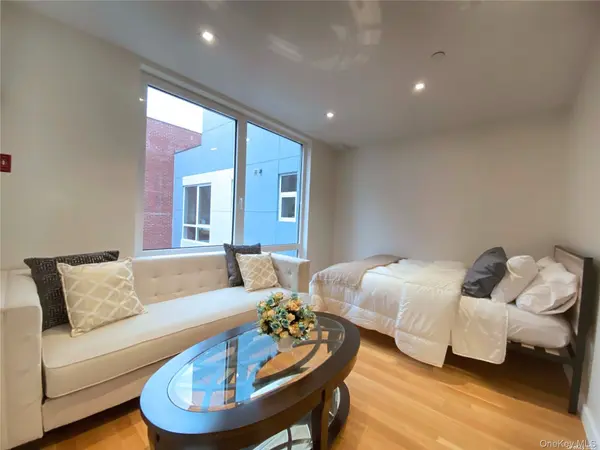 42-23 Parsons BLVD #1E, Flushing, NY 11355