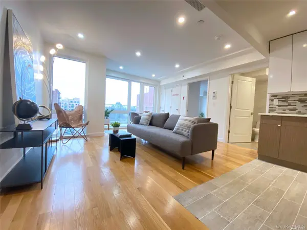 42-23 Parsons BLVD #1E, Flushing, NY 11355