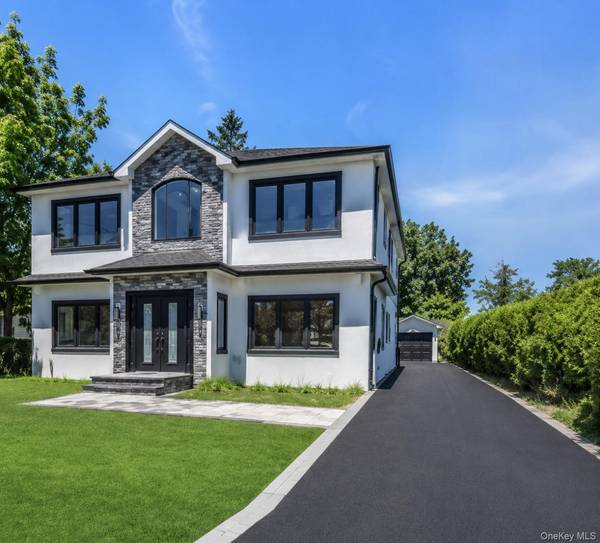 118 W Cherry ST, Hicksville, NY 11801