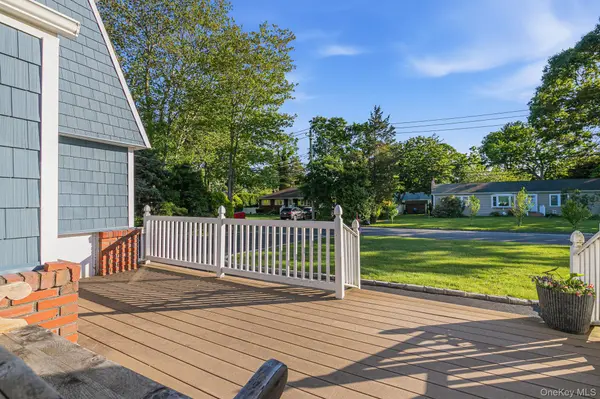 33 Lillian RD, Nesconset, NY 11767