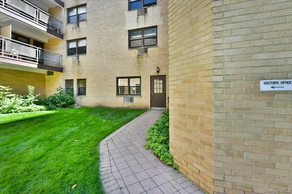 40 STONER AVE #01, Great Neck, NY 11021