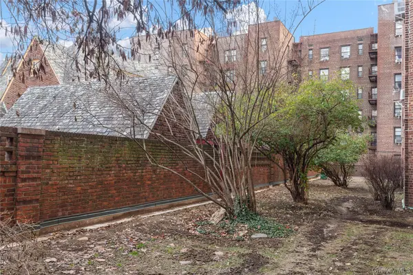34-41 85th ST #4D, Jackson Heights, NY 11375