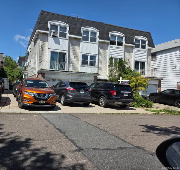 15-40 215th ST, Bayside, NY 11360