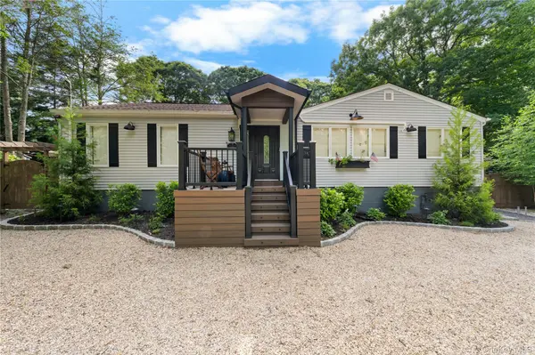 337 N Side RD, Wading River, NY 11792