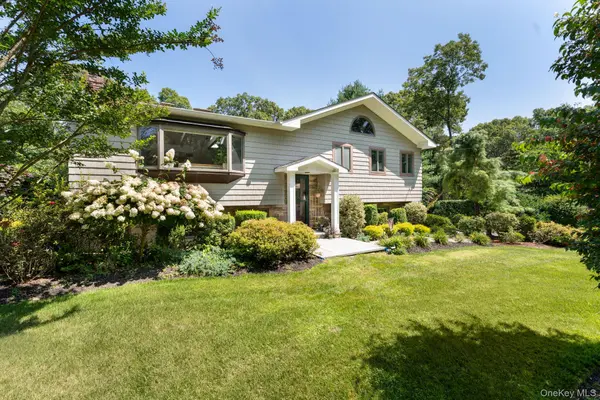 25 Brewster AVE, Northport, NY 11768