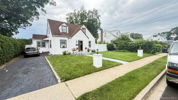706 Partridge AVE, West Hempstead, NY 11552