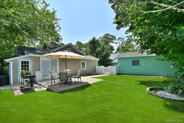 3 School ST, Ronkonkoma, NY 11779