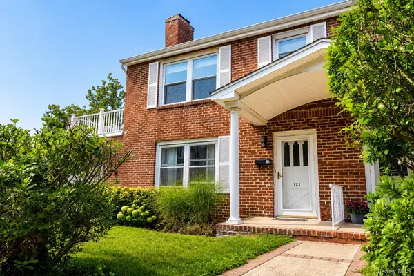 121 Manhasset AVE, Manhasset, NY 11030