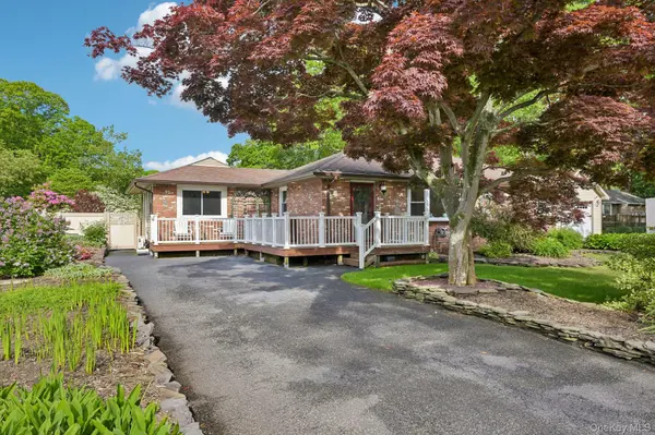 148 Oak AVE, Shirley, NY 11967