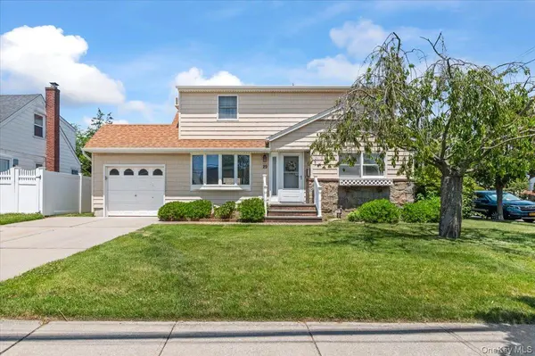 29 Edward ST, Bethpage, NY 11714