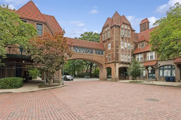 1 Station SQ #311, Forest Hills, NY 11375