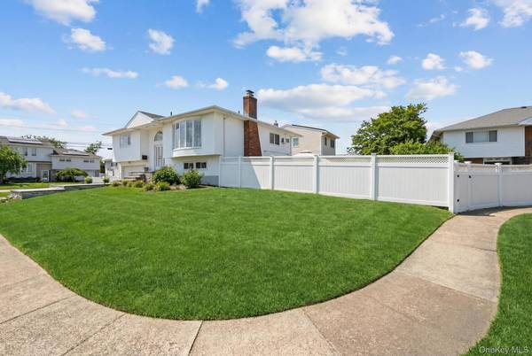 341 Green CT, Oceanside, NY 11572