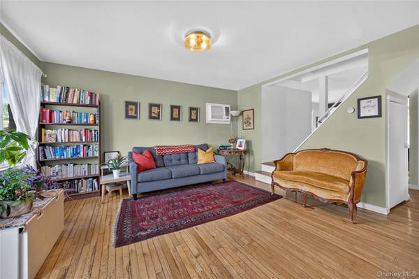 120 Bert AVE, Carle Place, NY 11590