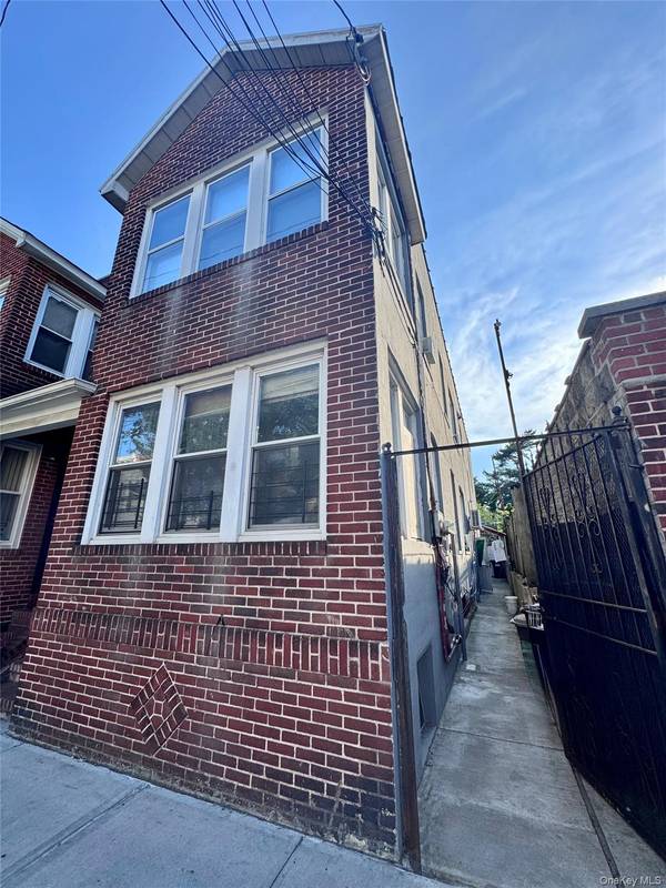 88-16 85th ST, Woodhaven, NY 11421