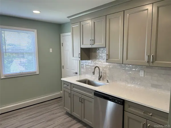 85 Ralph AVE #2, Babylon, NY 11702