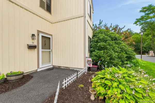 1 Kings Court #A, Mohegan Lake, NY 10547