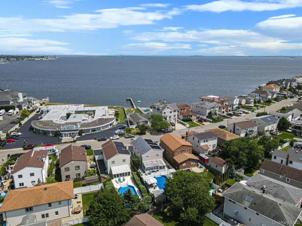 32 Yacht Club RD, Babylon, NY 11702