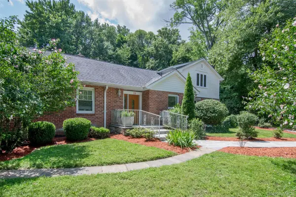 23 Barnaby LN, Hartsdale, NY 10530