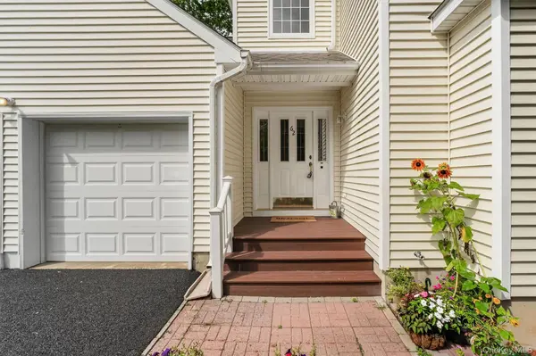 62 Meadowbrook CT, Patterson, NY 12563