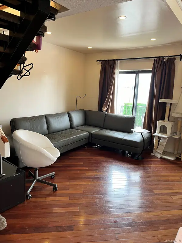 340 Julius RD #9D, College Point, NY 11356
