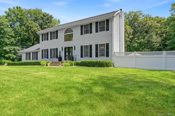 2 Tommys LN, South Salem, NY 10590