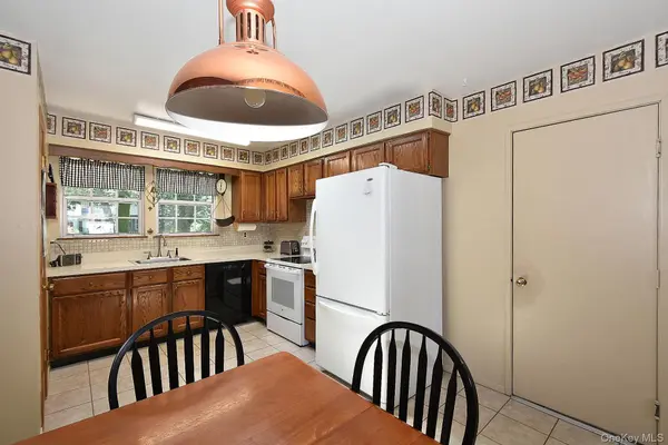 273 Deer RD, Ronkonkoma, NY 11779