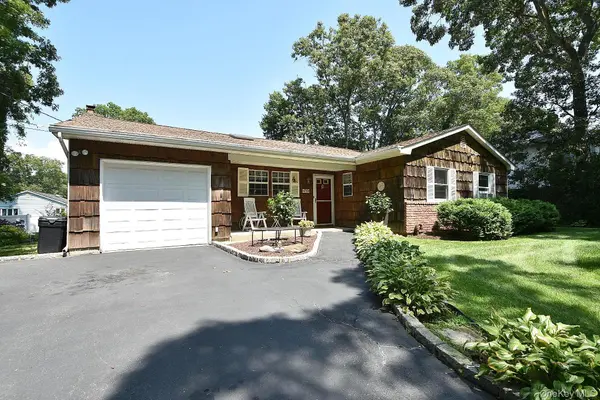 273 Deer RD, Ronkonkoma, NY 11779