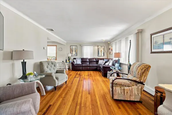 39 Vinton ST, Long Beach, NY 11561