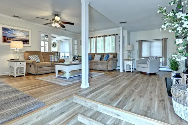 116 Shenandoah BLVD, Nesconset, NY 11767