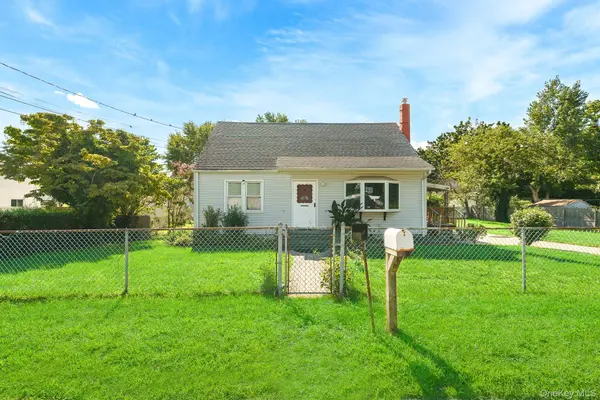 214 Root AVE, Central Islip, NY 11722