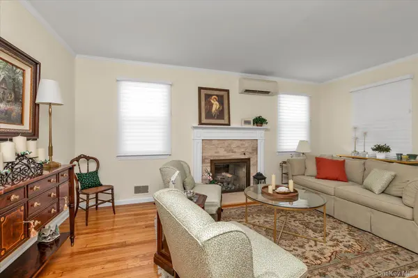 58 Alexine AVE, East Rockaway, NY 11518