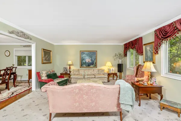1 Valleywood CT, Head Of The Harbor, NY 11780