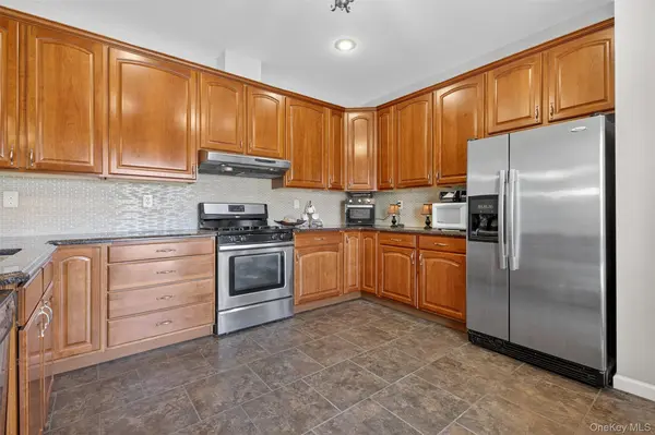 99 Dusinberre RD, Gardiner, NY 12525