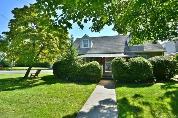93 Gilmore BLVD, Floral Park, NY 11001