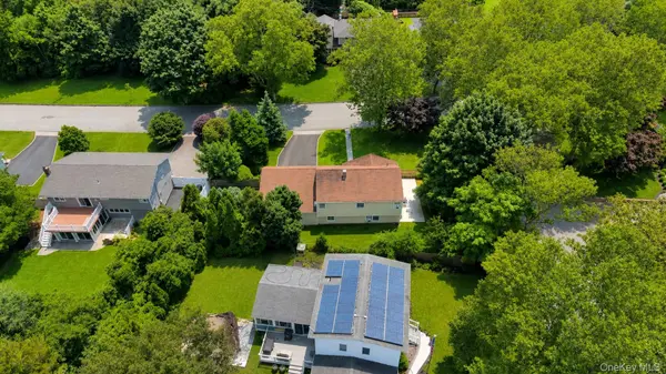 23 Riviera DR, Smithtown, NY 11787