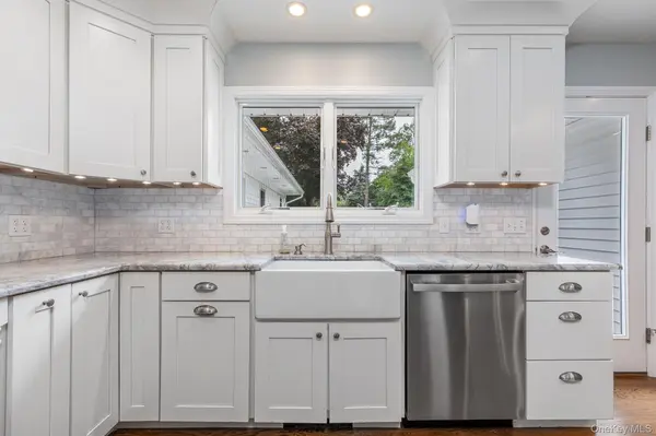 235 Azalea RD, Mattituck, NY 11952