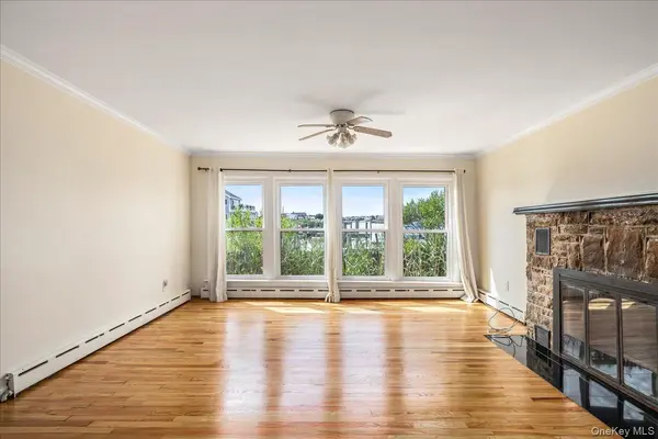 46 Riverdale AVE, Massapequa, NY 11758