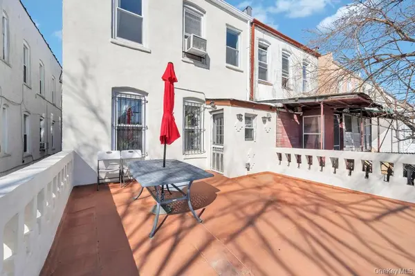 6144 Eliot AVE, Middle Village, NY 11379