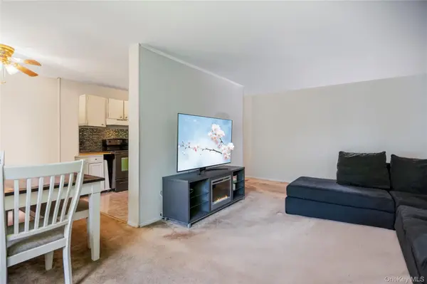 2453 Union #20B, Islip, NY 11751