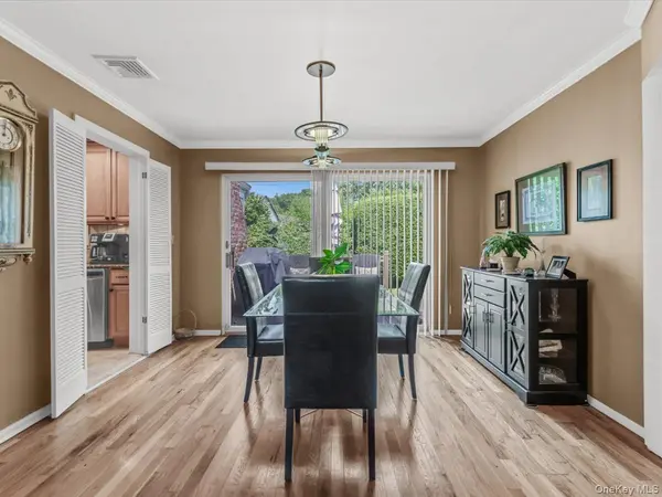 2643 Landman LN, North Bellmore, NY 11710