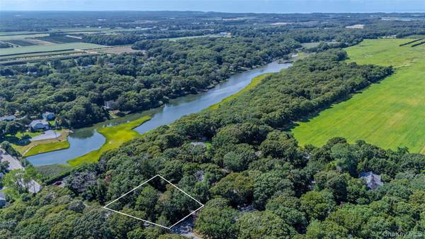 2625 Great Peconic Bay BLVD, Laurel, NY 11948