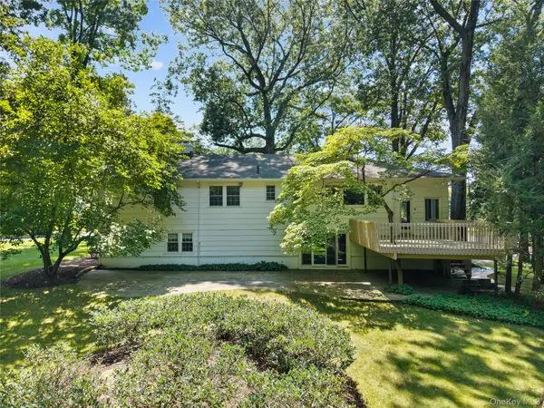 21 Iroquois TRL, Harrison, NY 10528