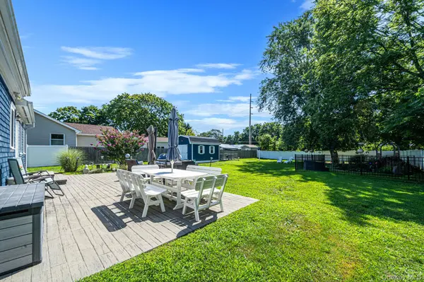 10 Park ST, Blue Point, NY 11715