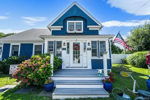 10 Park ST, Blue Point, NY 11715
